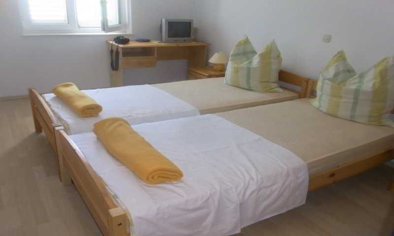 Hotel Mladenka à Podstrana Extérieur photo